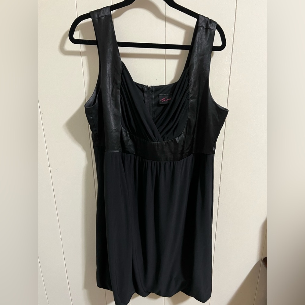Vintage Torrid 2 2x plus size 16 18 black satin & knit bubble hem cocktail dress